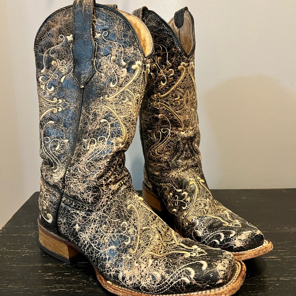 Corral - Circle G Diamond Embroidered Cowgirl Boots Distressed